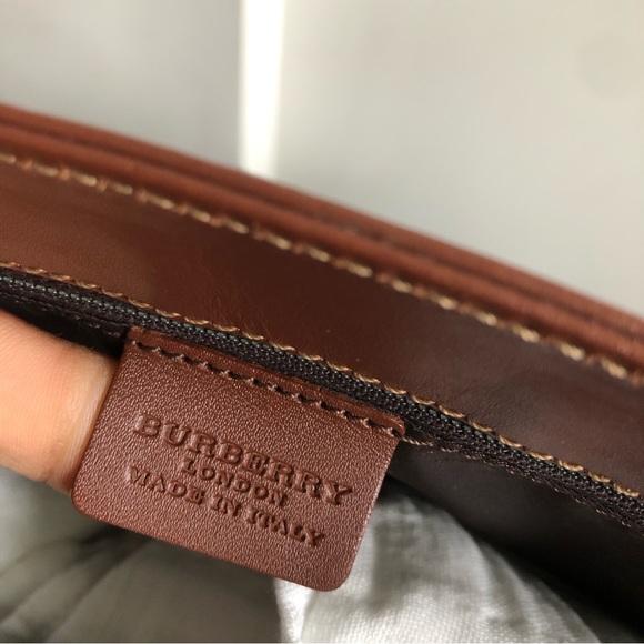 Vintage Classic Large Burberry Tote - Picture 10 of 16